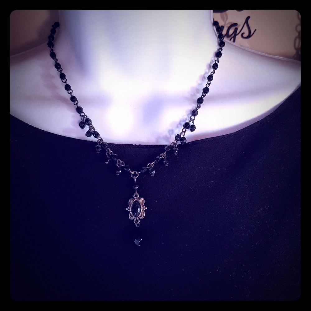 Women's vintage necklace with black beads